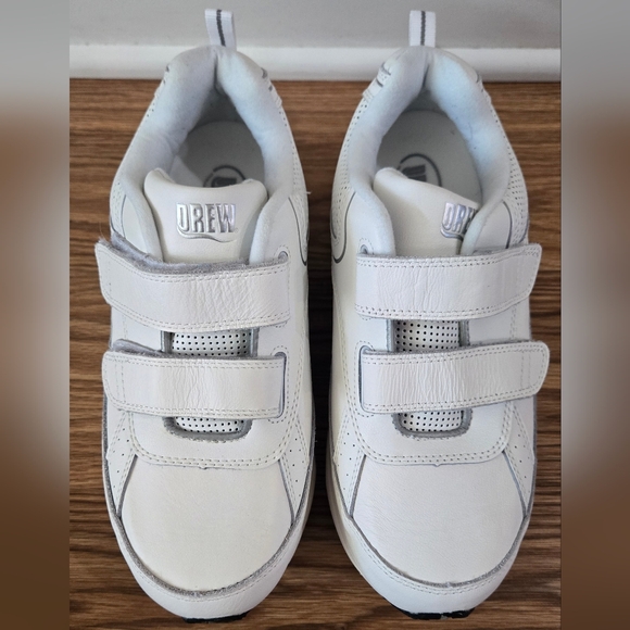 Women's DREW Paige Leather Strap Closure Orthopedic Sneakers - Picture 3 of 8